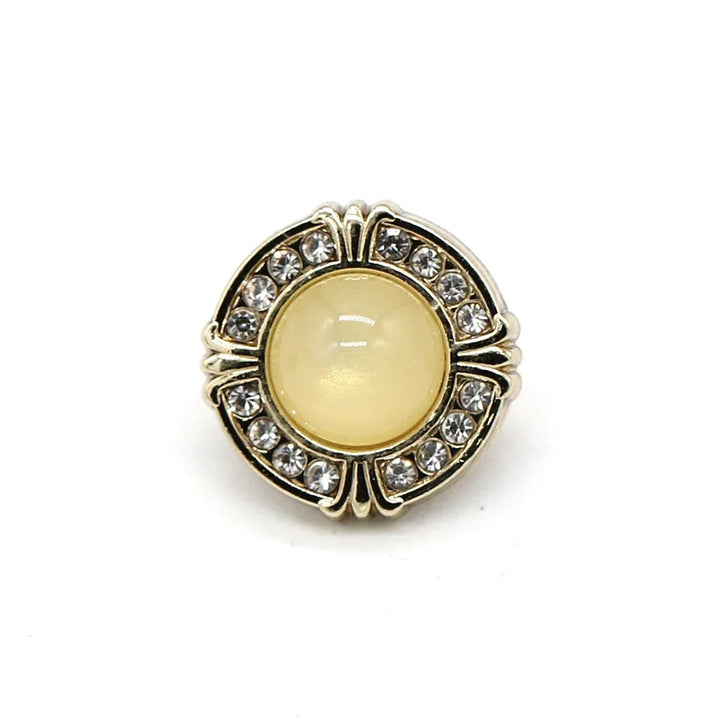 Botões de Pérola e Strass com Acabamento Dourado – Luxo e Elegância